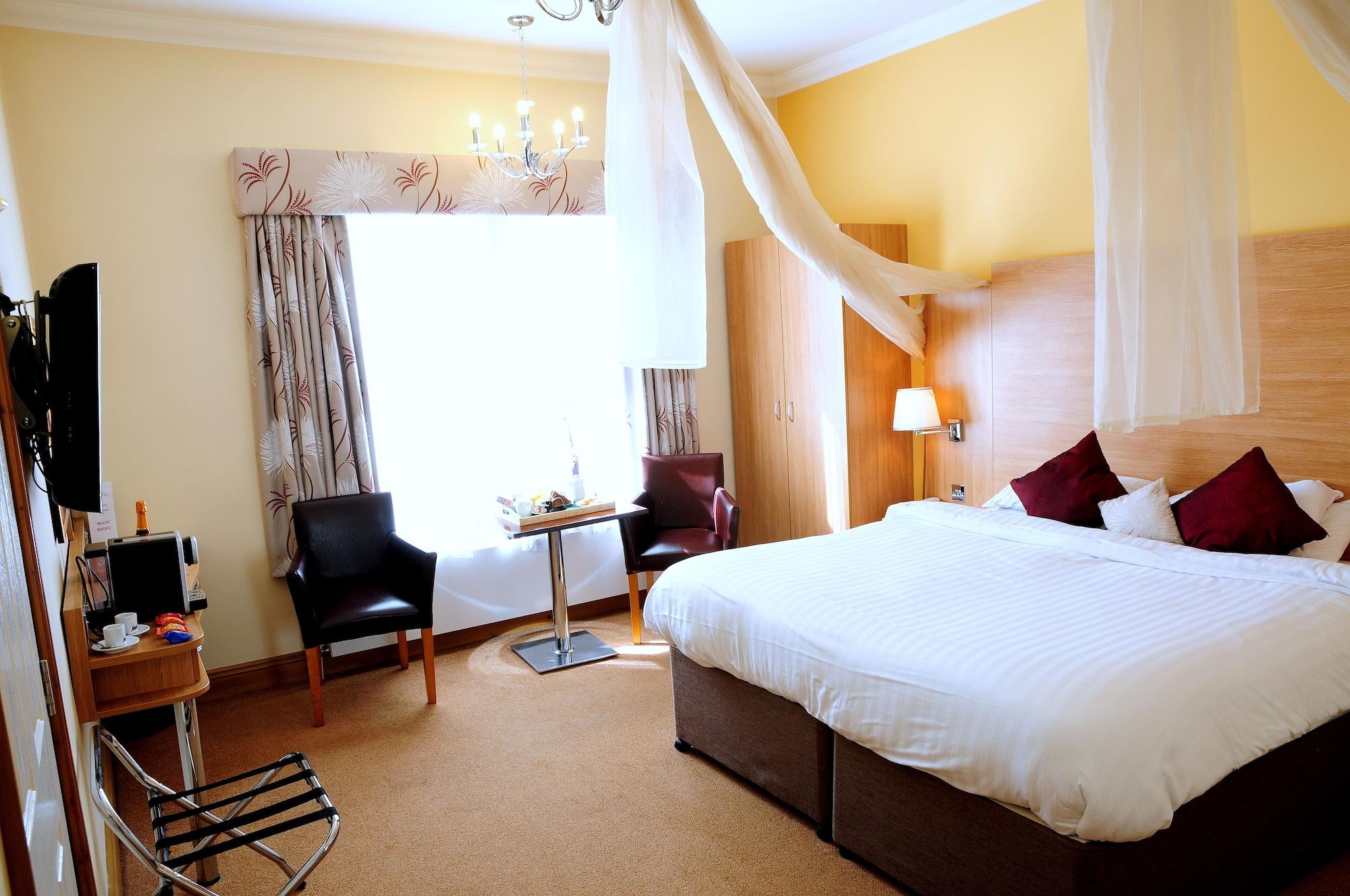 The Queensgate Hotel ピーターバラ エクステリア 写真