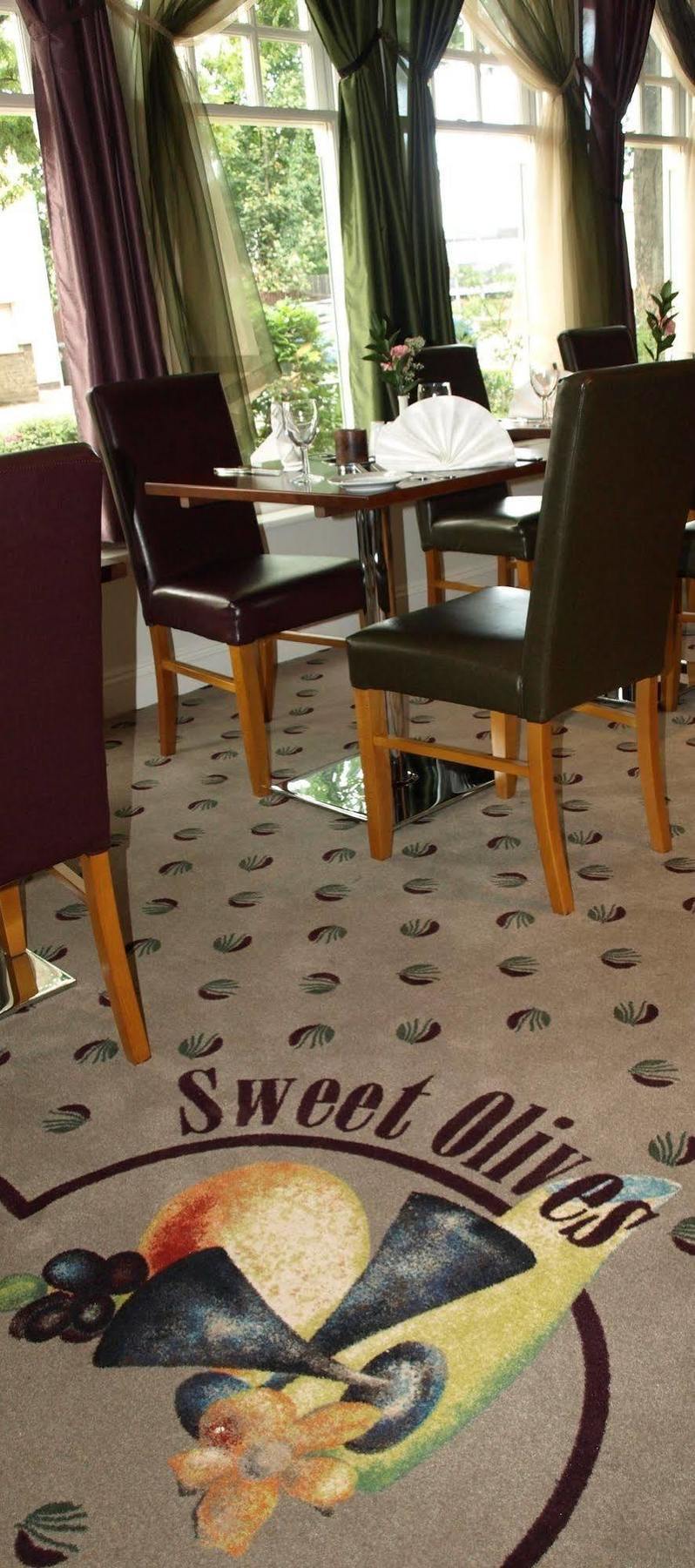 The Queensgate Hotel ピーターバラ エクステリア 写真