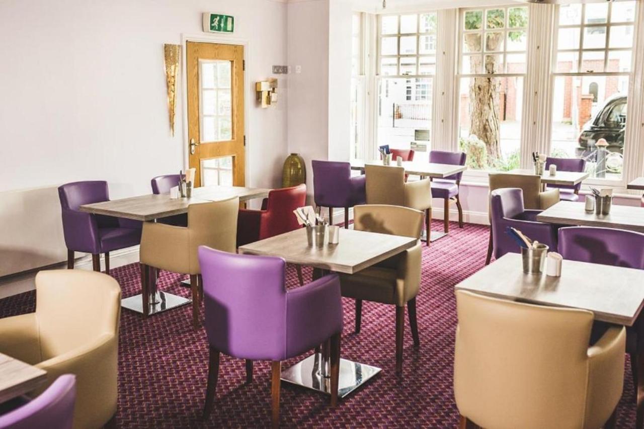 The Queensgate Hotel ピーターバラ エクステリア 写真